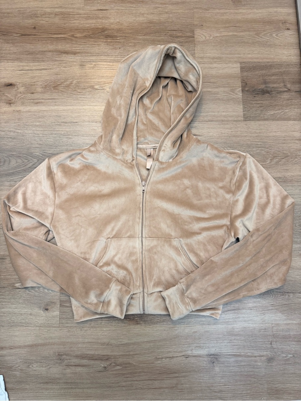 SKIMS Velour Cropped Zip-Up Hoodie – Size S 🤎